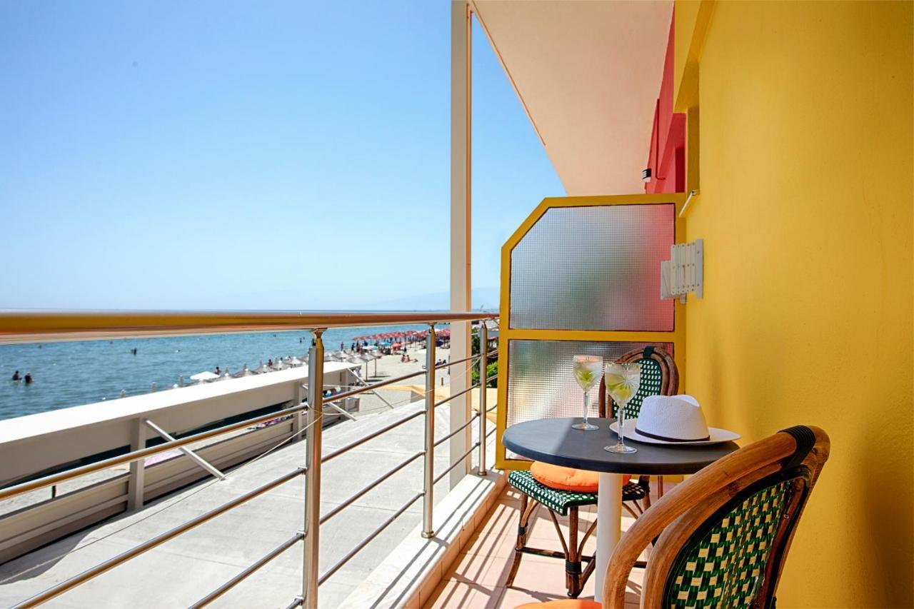 Conte Cristo Suites Paralía Exterior foto